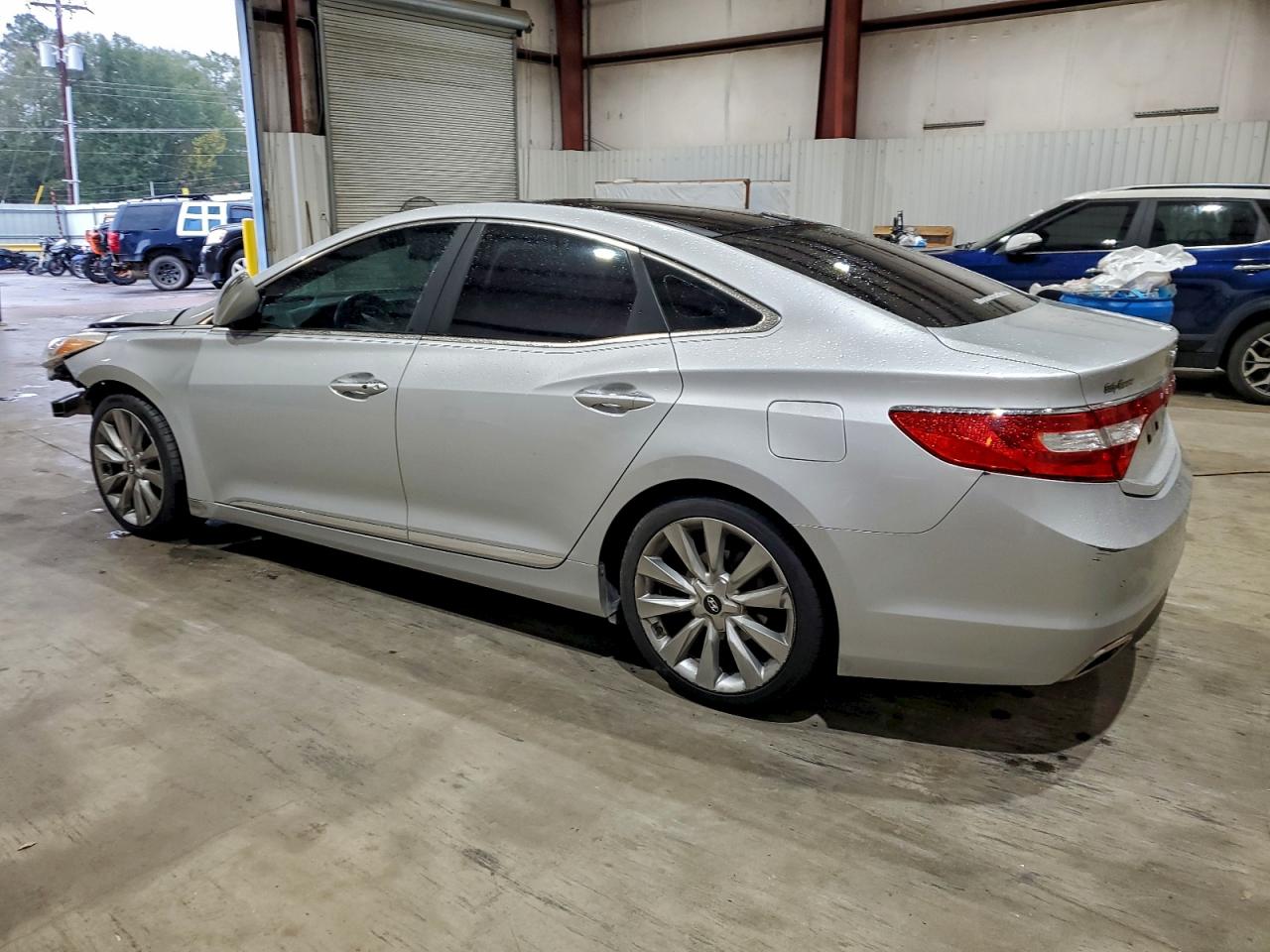 Hyundai Azera Limited Image 2