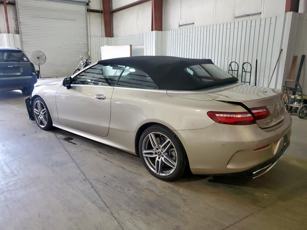 Mercedes-Benz E-Class 450 Image 9