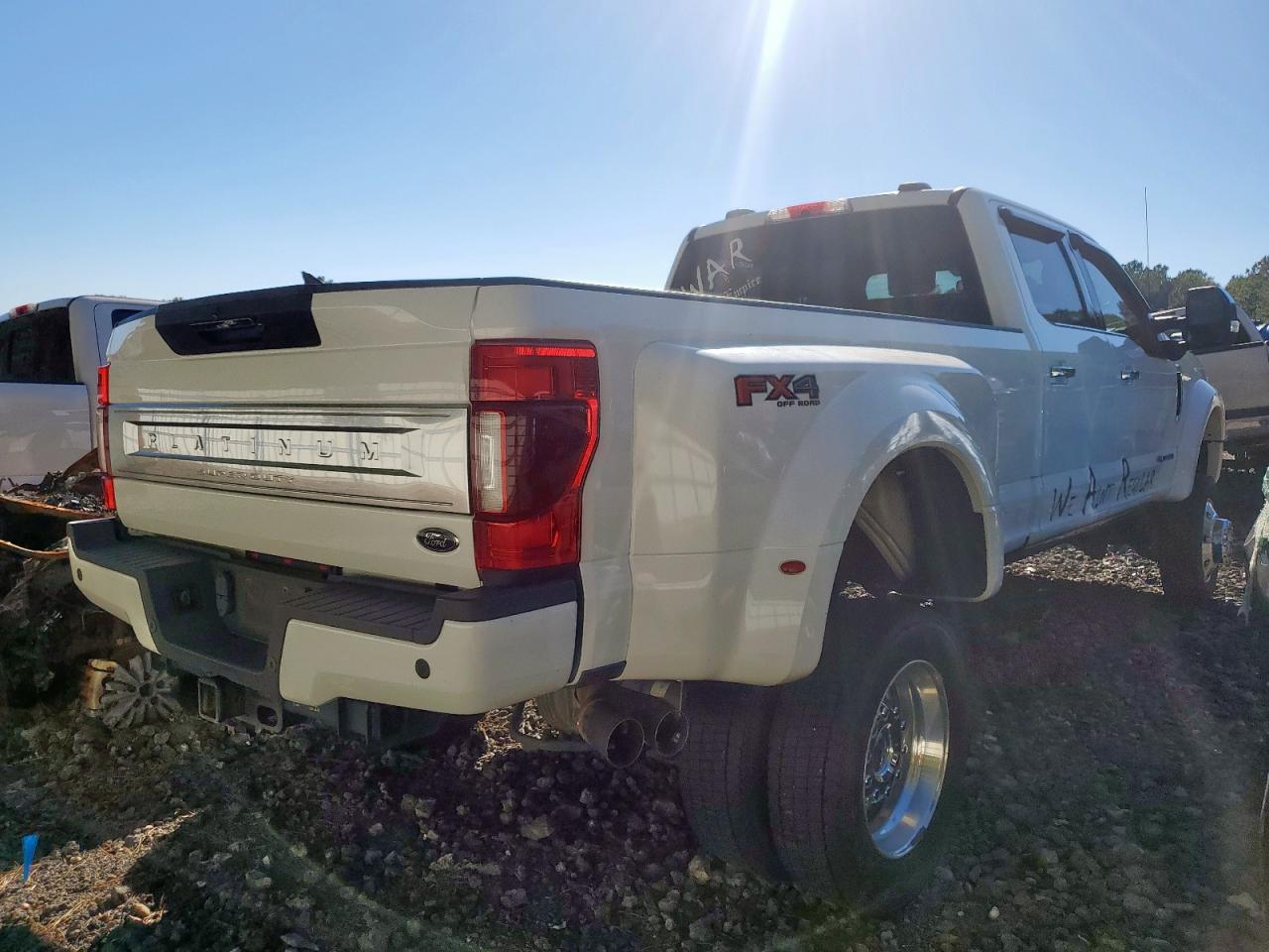 Ford F-450 Super Duty Image 7