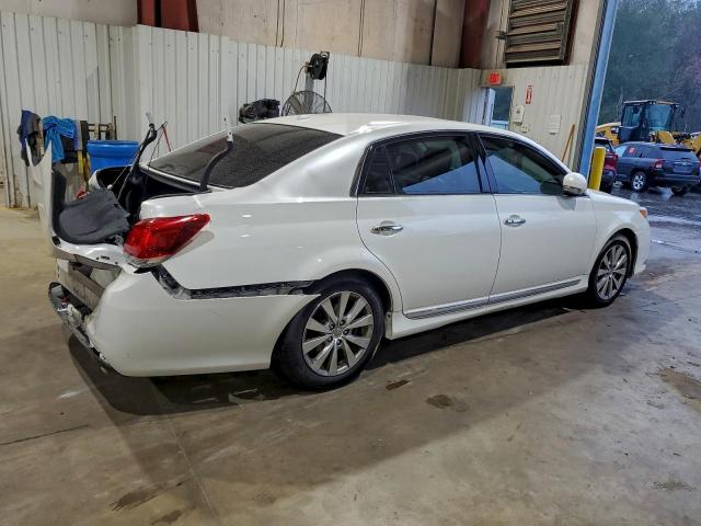 Toyota Avalon Base Image 12