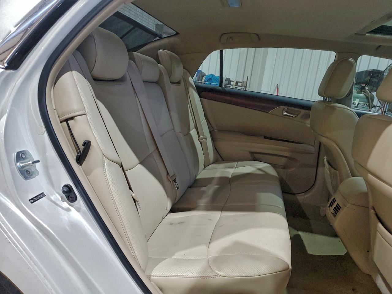 Toyota Avalon Base Image 6