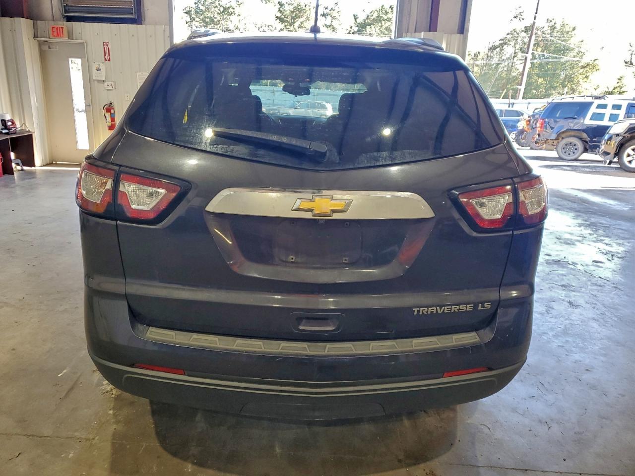 Chevrolet Traverse Ls Image 12