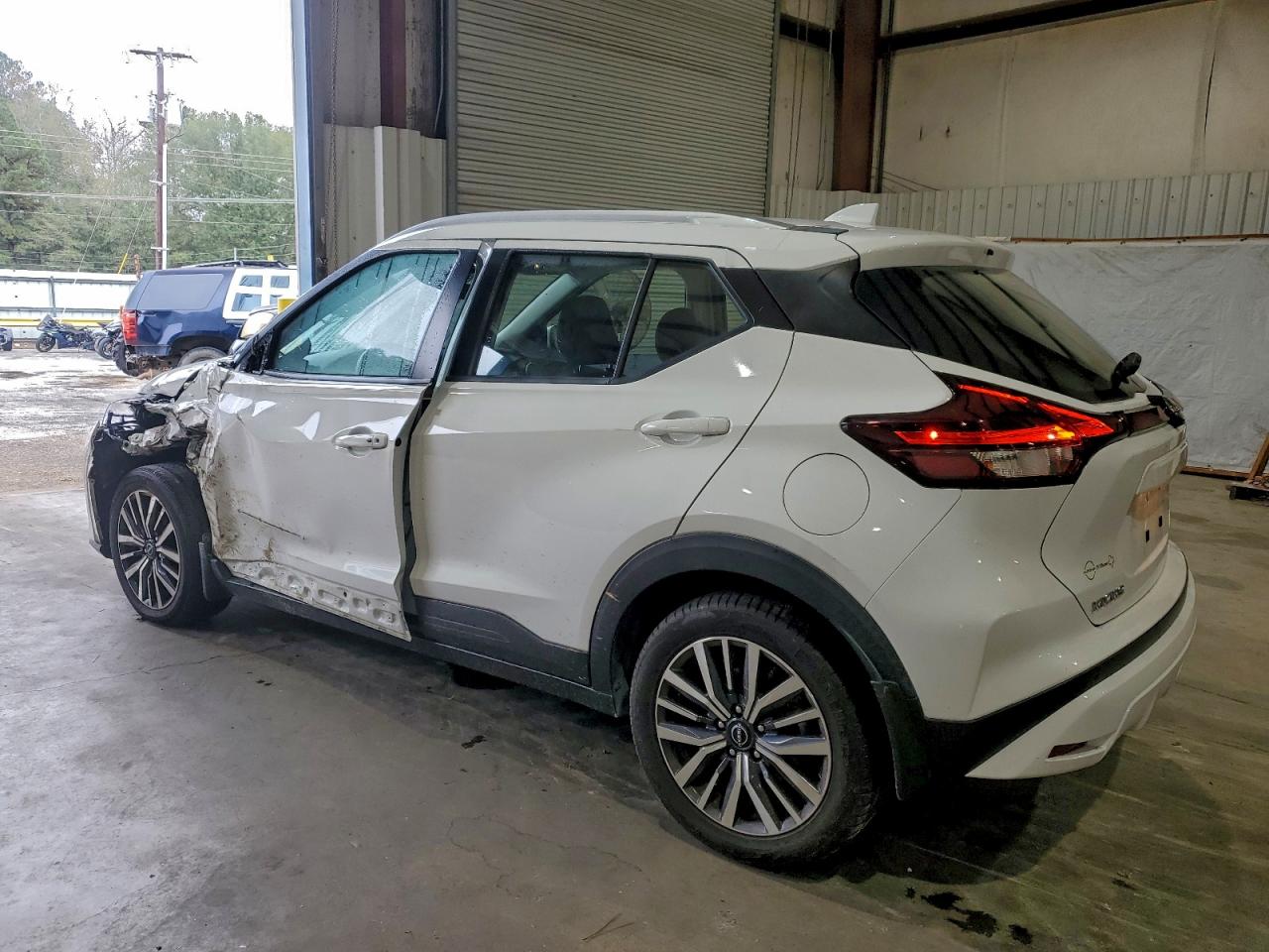 Nissan Kicks Sv Image 2