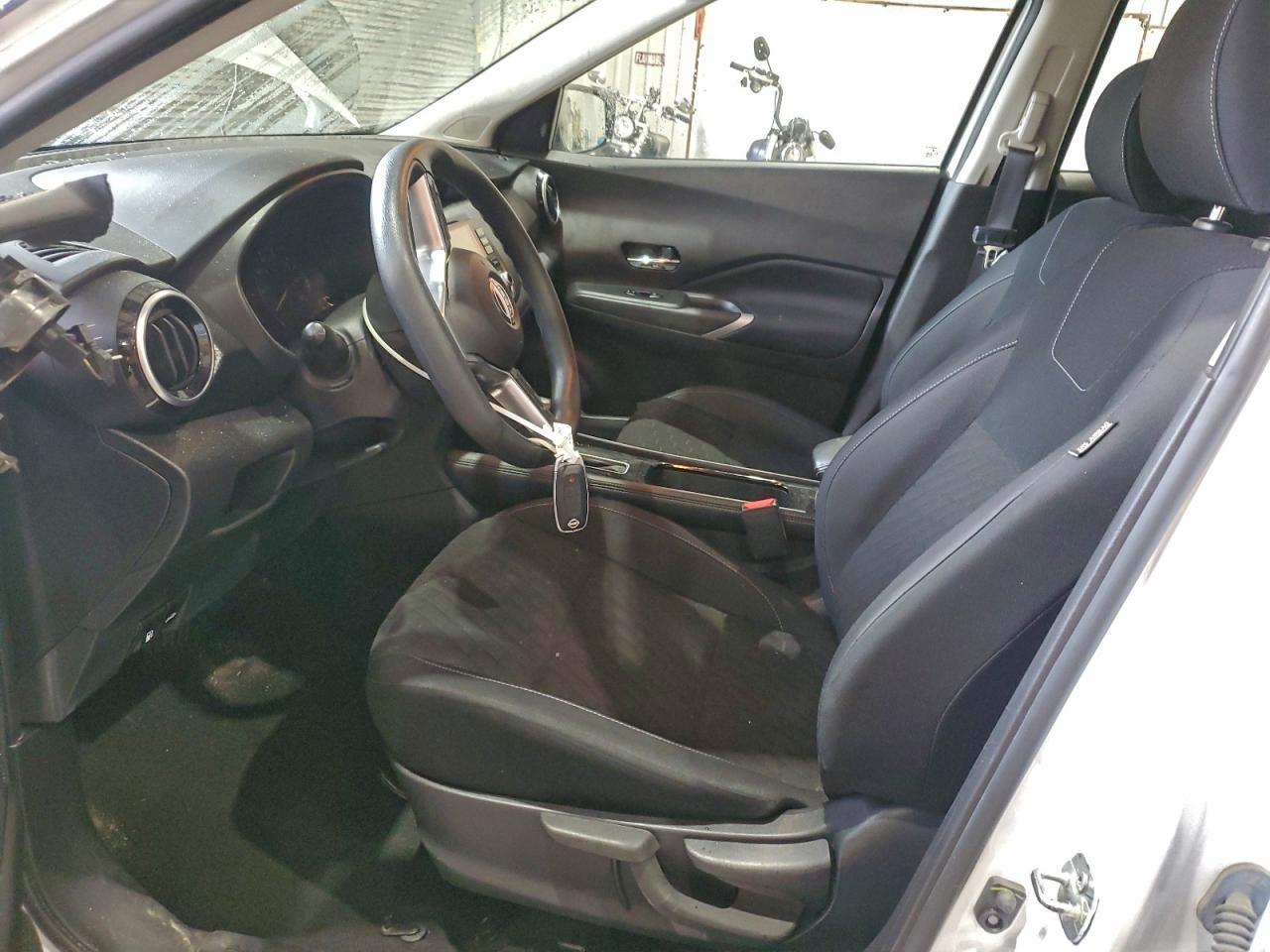 Nissan Kicks Sv Image 8