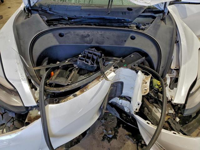 Tesla Model 3 Image 12