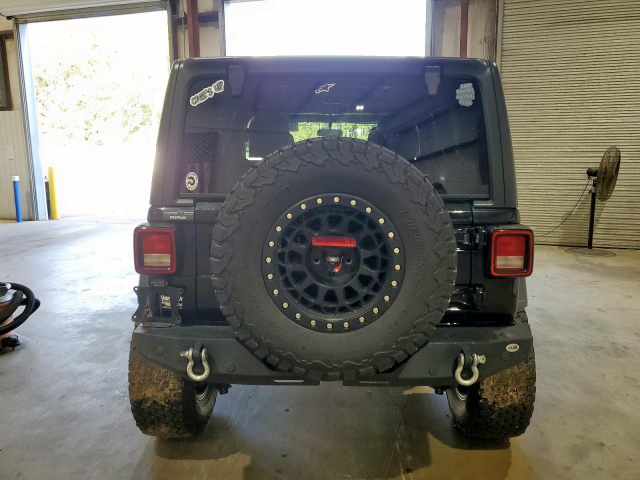 Jeep Wrangler Sport Image 12