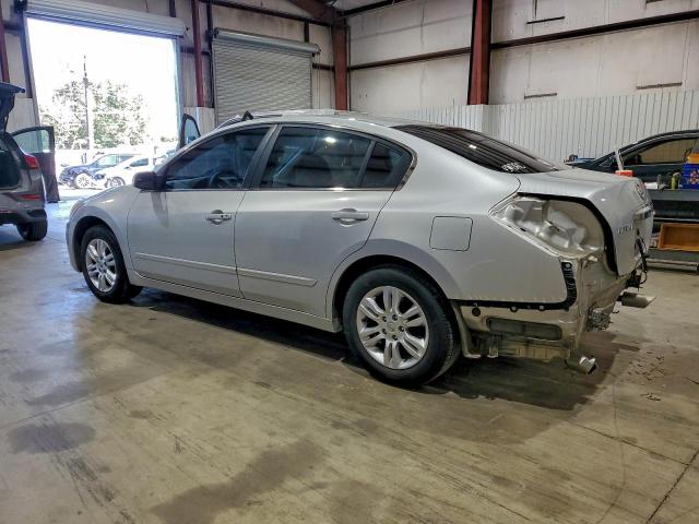 Nissan Altima Base Image 2