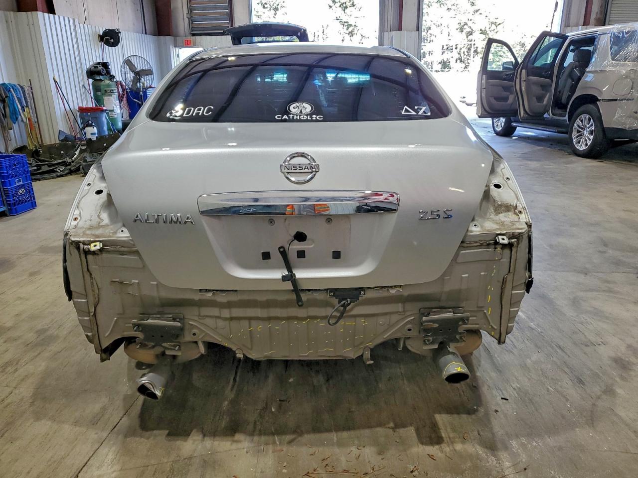 Nissan Altima Base Image 5