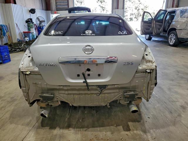 Nissan Altima Base Image 5