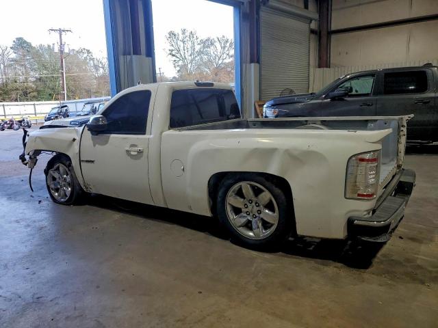 Chevrolet Silverado C1500 Image 2