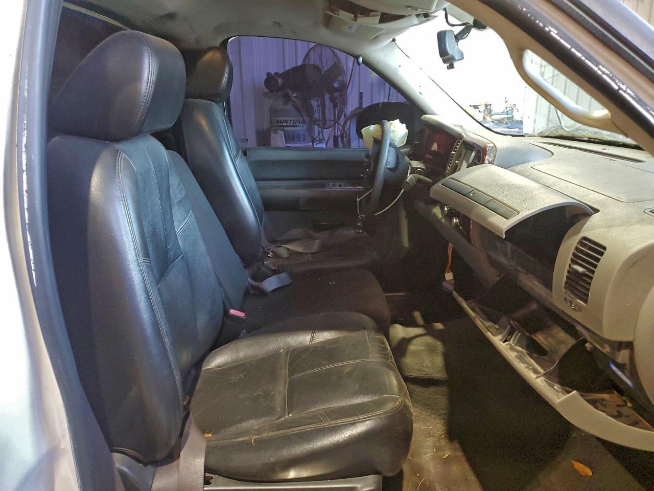 Chevrolet Silverado C1500 Image 10