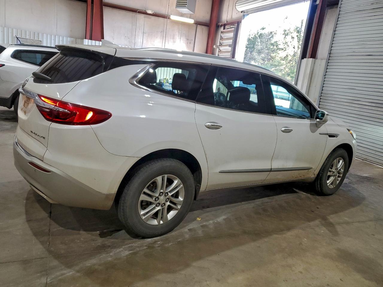 Buick Enclave Essence Image 11
