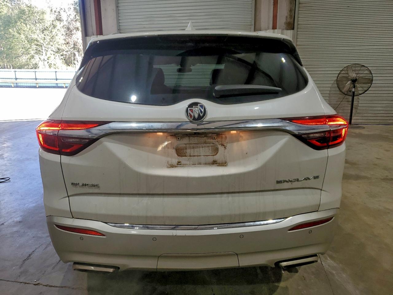Buick Enclave Essence Image 10