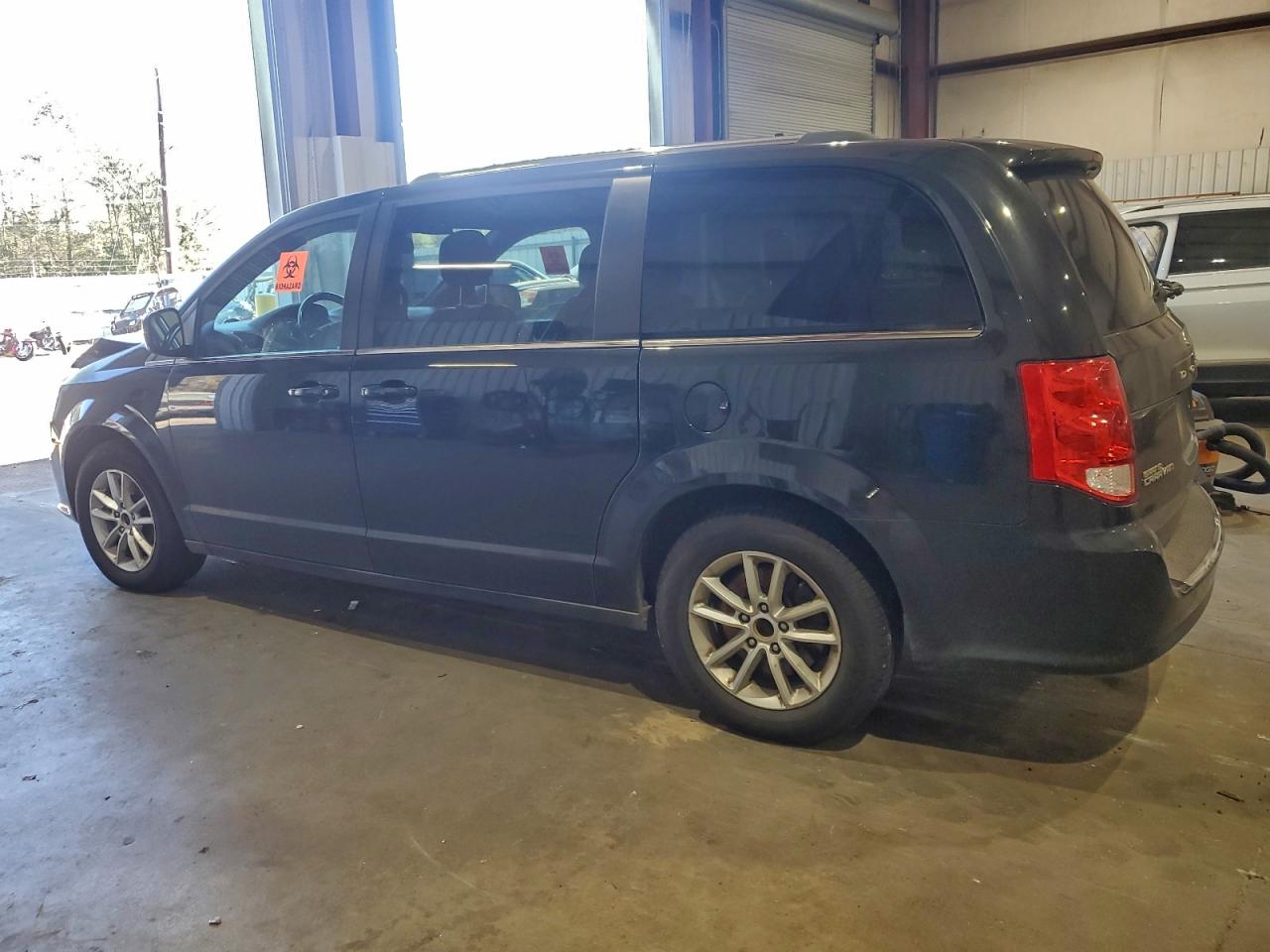 Dodge Caravan Sxt Image 2