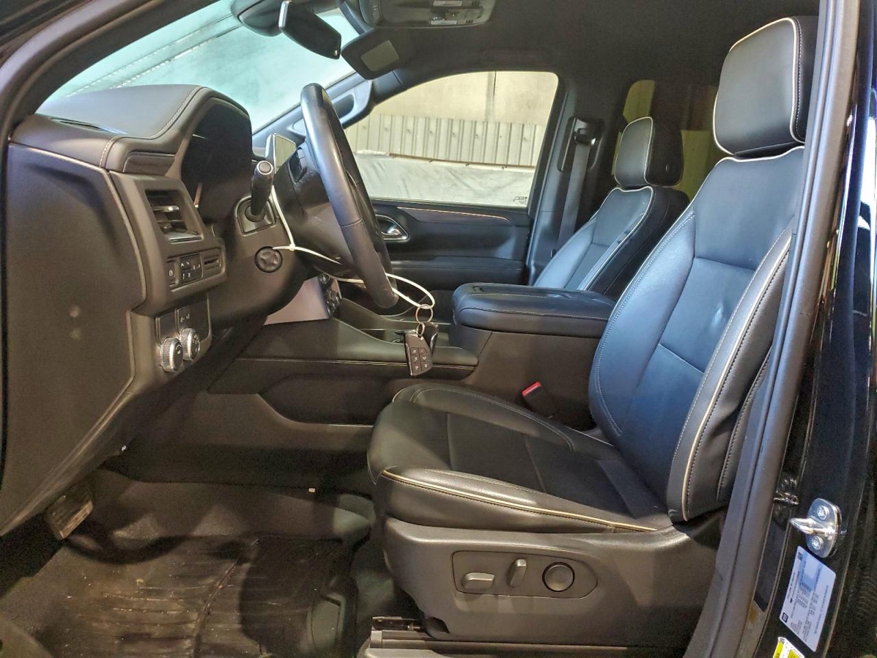 GMC Yukon C1500 Slt Image 8