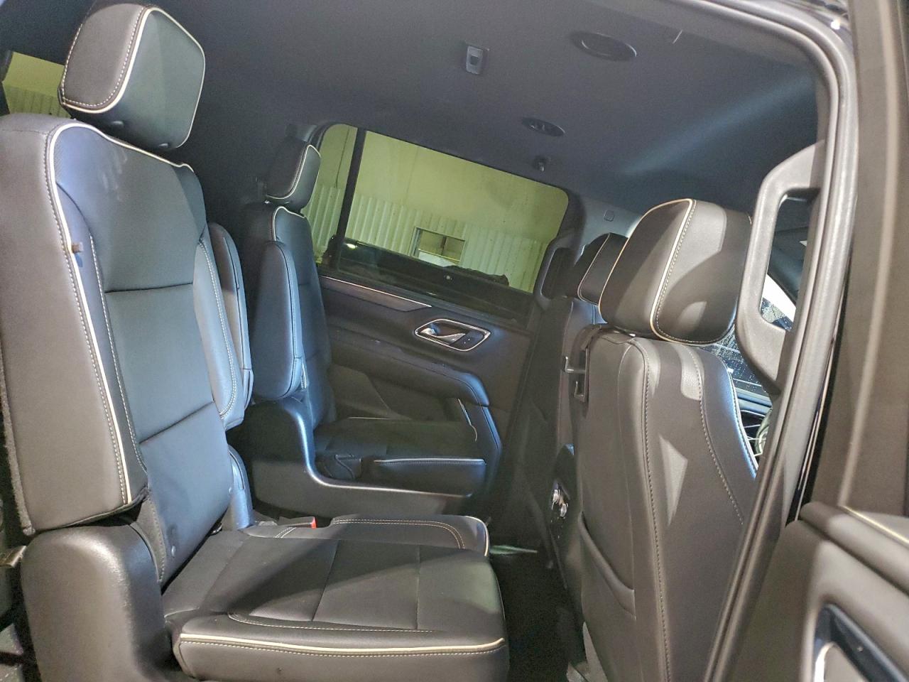 GMC Yukon C1500 Slt Image 10