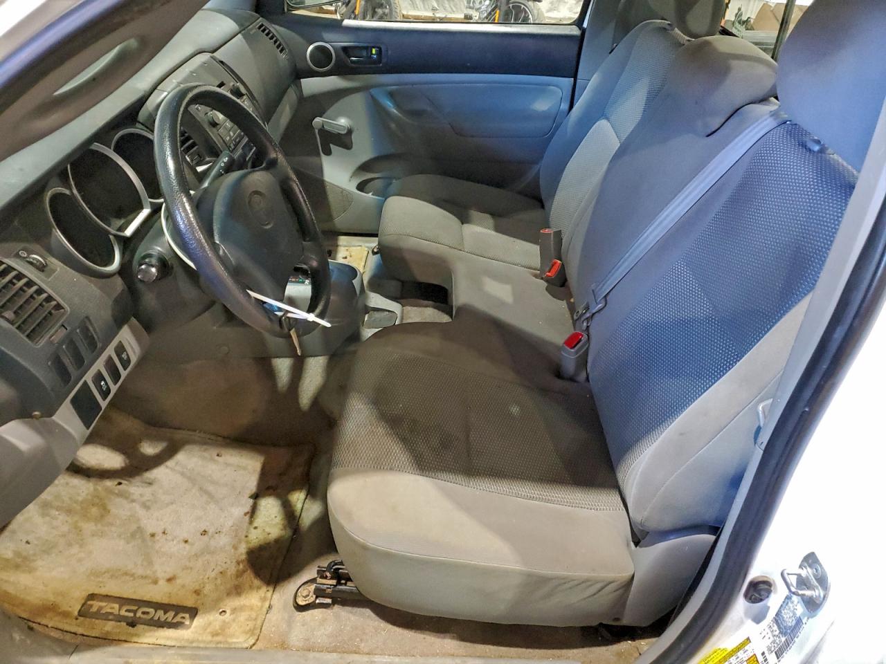 Toyota Tacoma Image 5