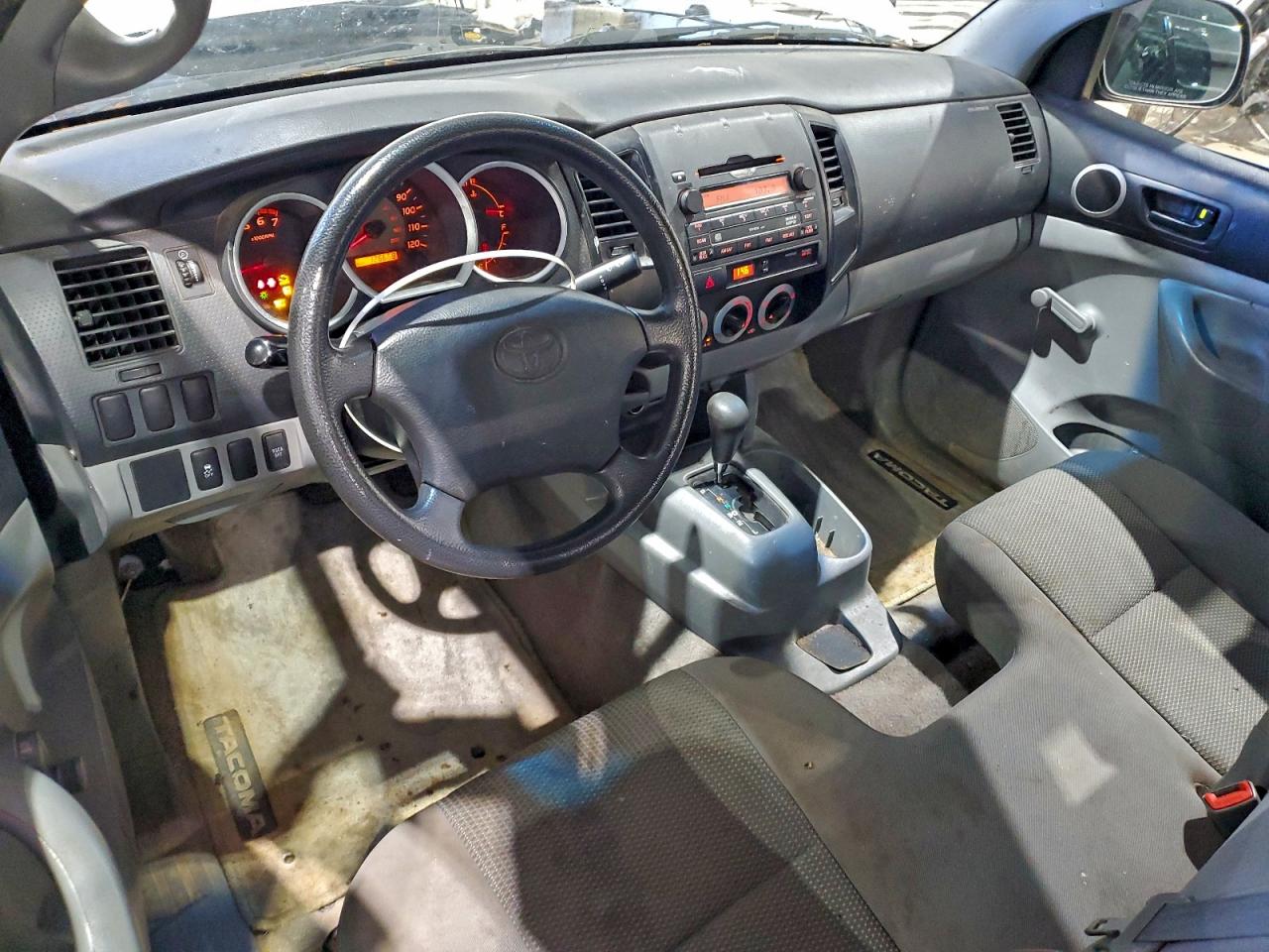 Toyota Tacoma Image 9