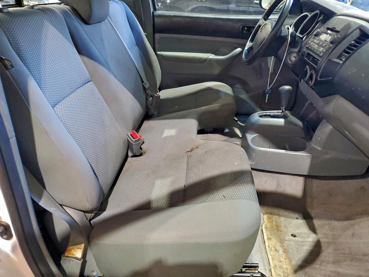 Toyota Tacoma Image 6