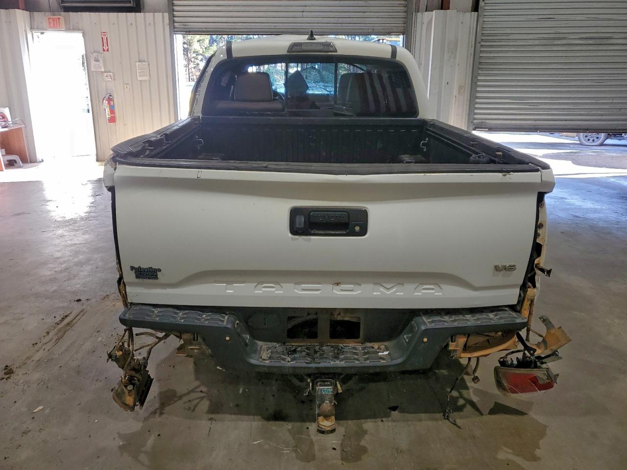 Toyota Tacoma Double Cab Image 12