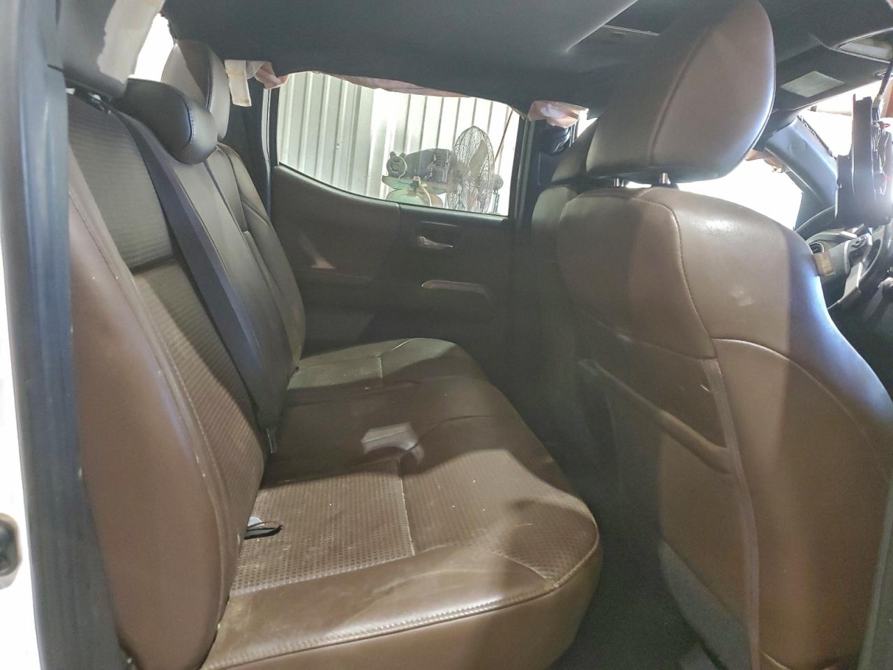 Toyota Tacoma Double Cab Image 10