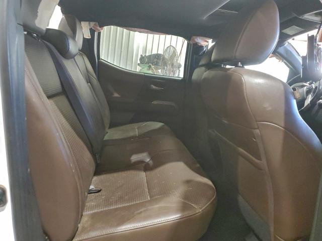 Toyota Tacoma Double Cab Image 10