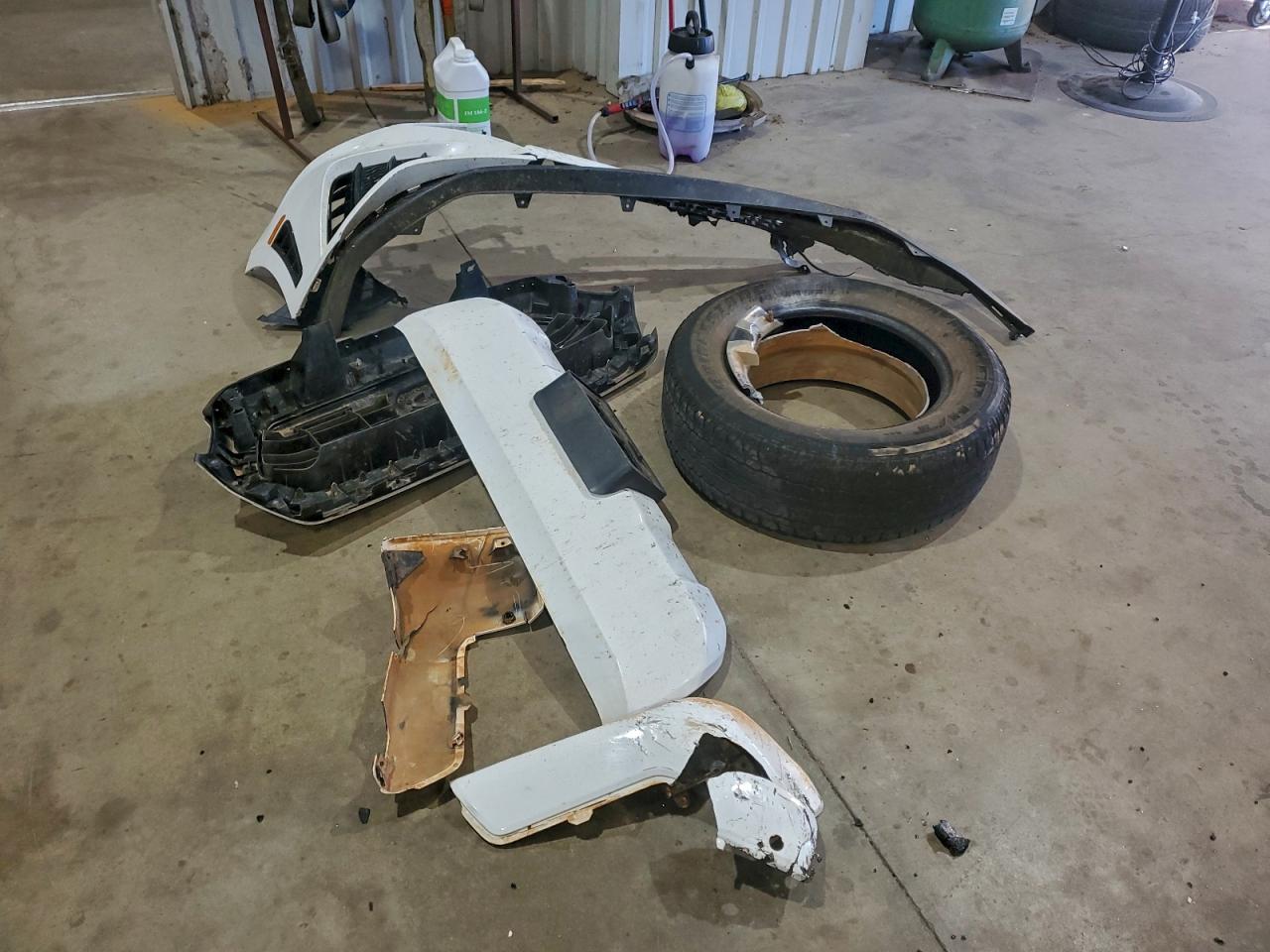 Toyota Tacoma Double Cab Image 4