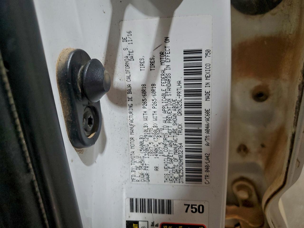 Toyota Tacoma Double Cab Image 13