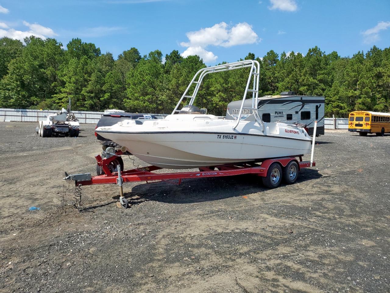 Glastron Boat Image 10