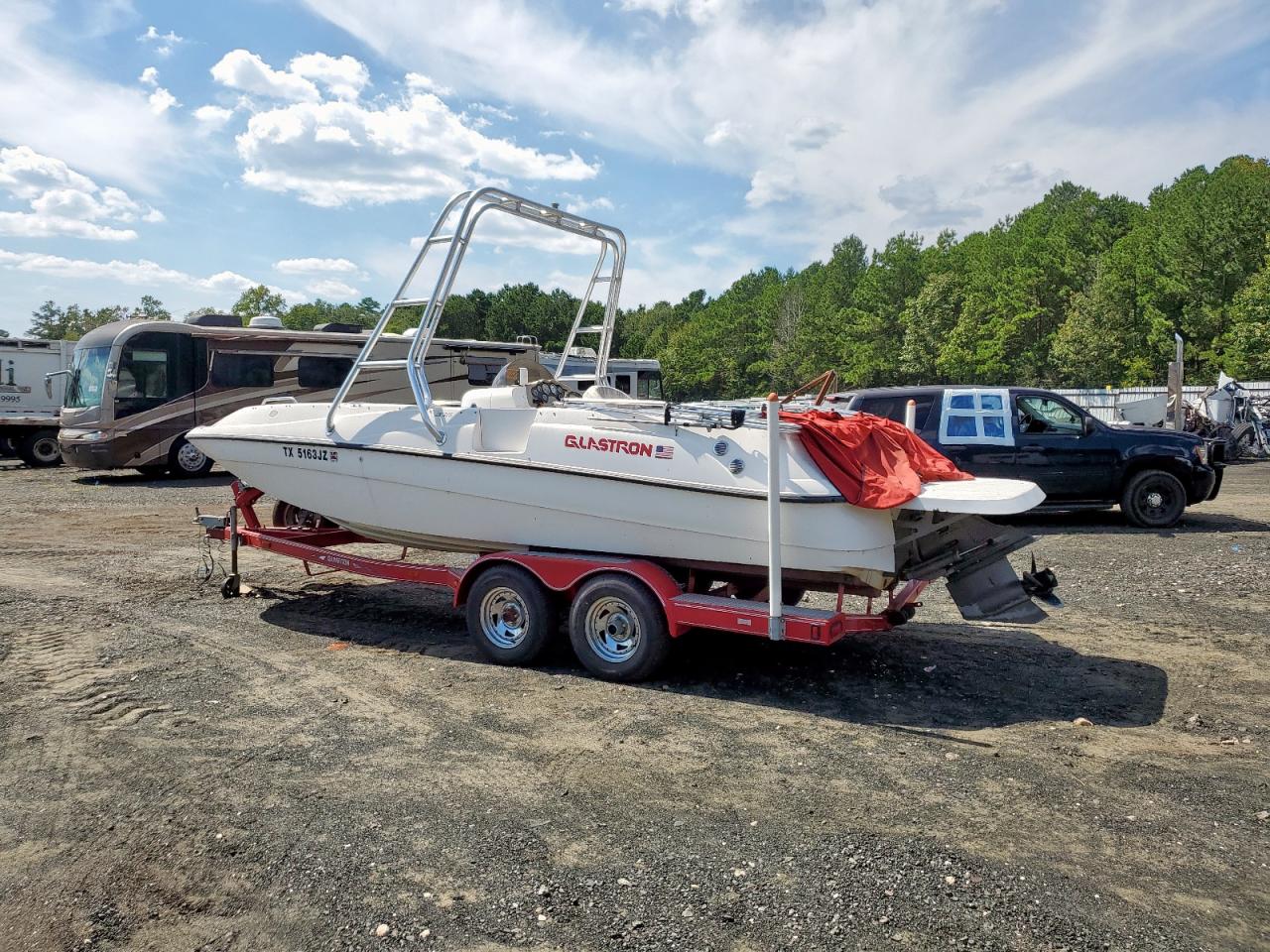 Glastron Boat Image 4