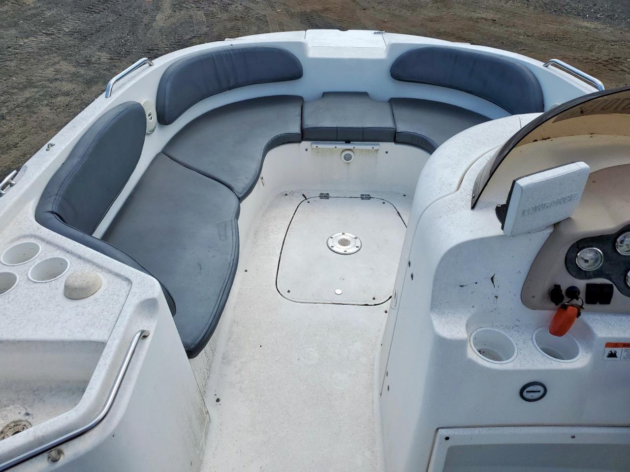 Glastron Boat Image 8