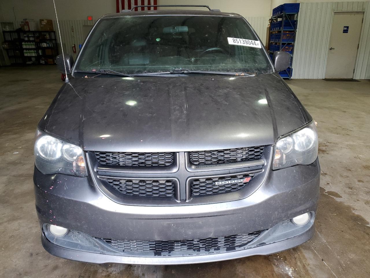 Dodge Caravan R/t Image 4