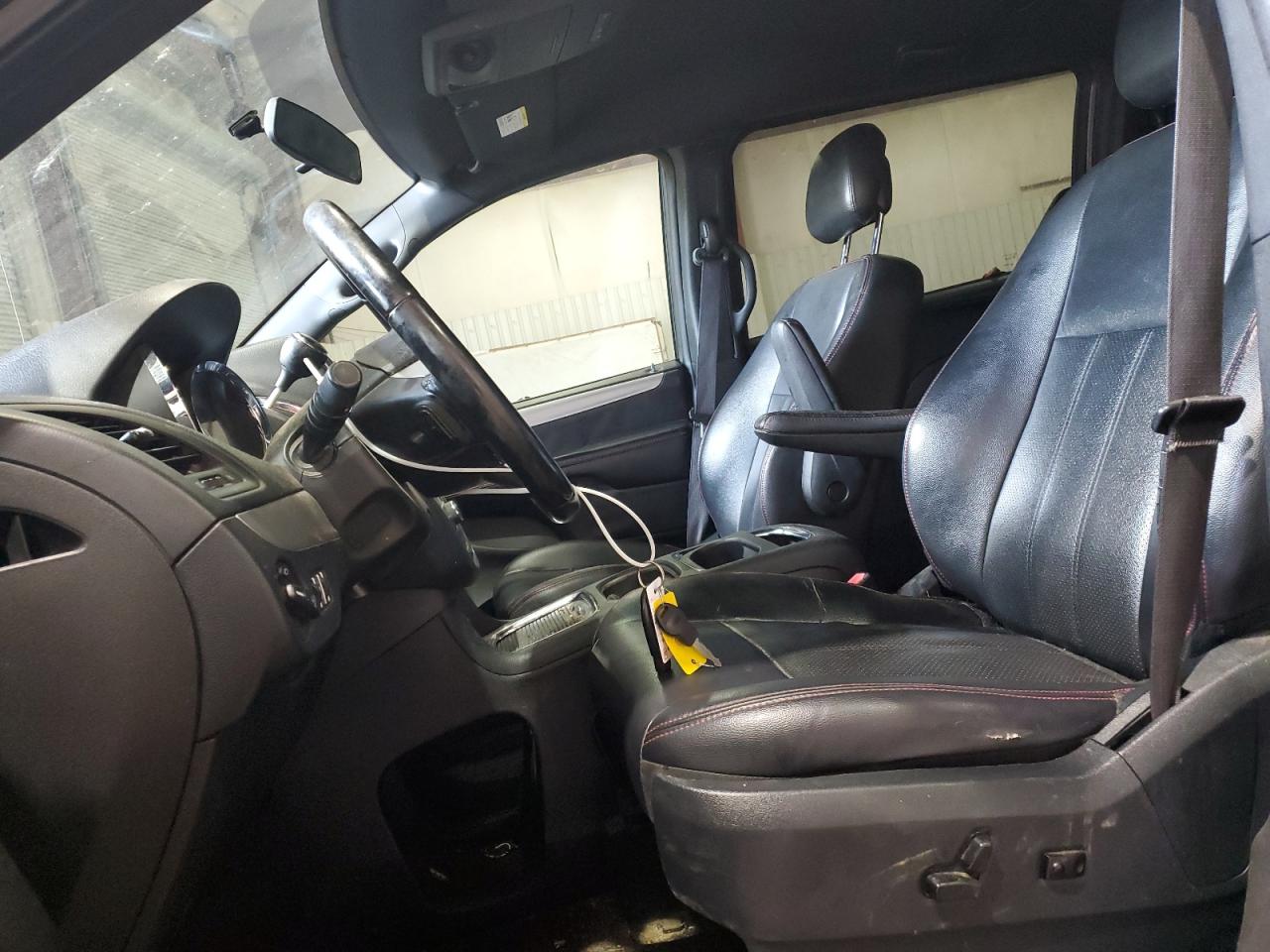 Dodge Caravan R/t Image 11