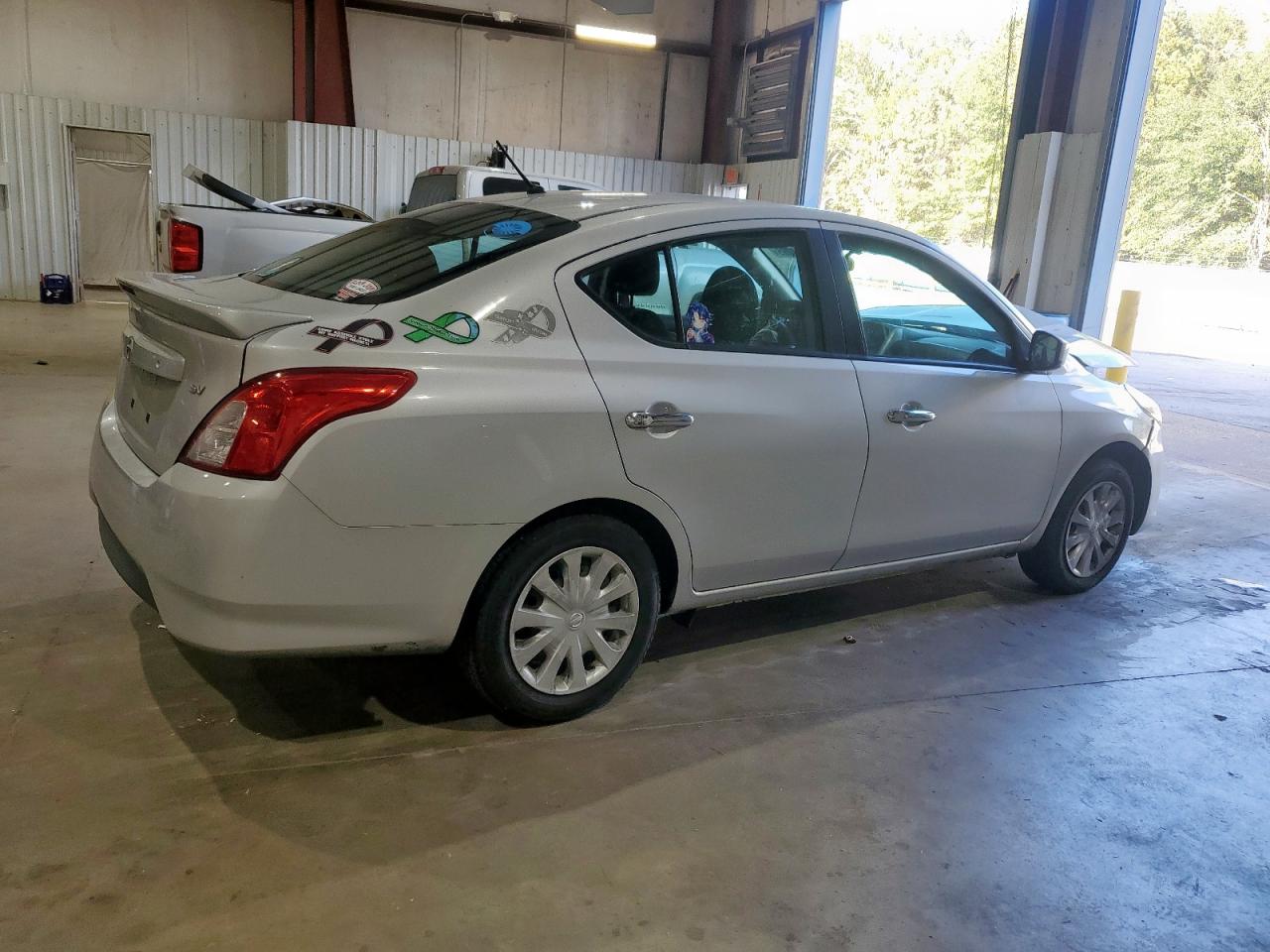 Nissan Versa S Image 11