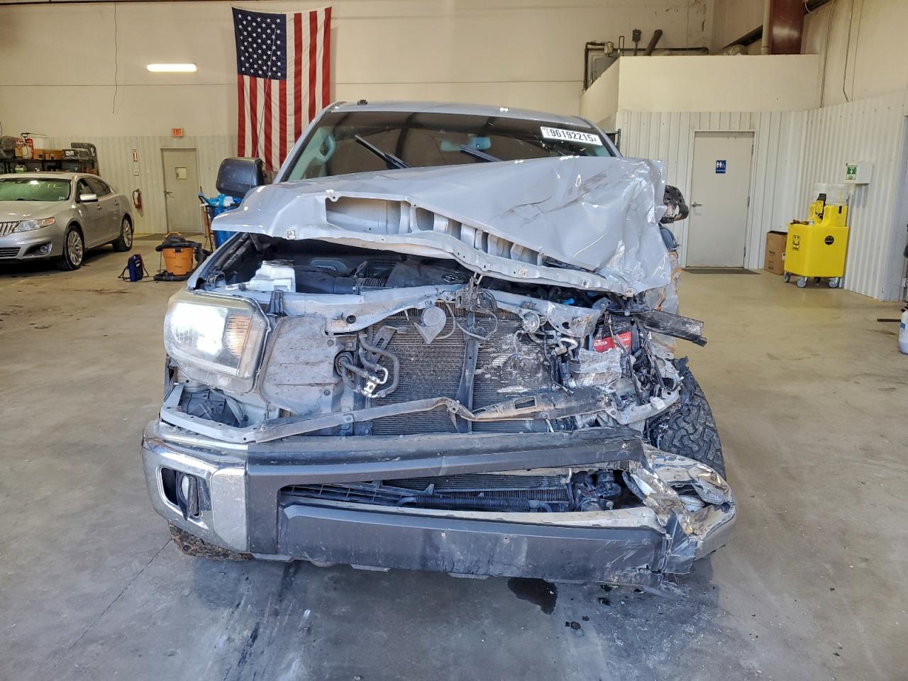 Toyota Tundra Crewmax Sr5 Image 5