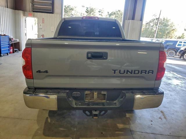 Toyota Tundra Crewmax Sr5 Image 3