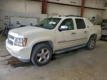  Salvage Chevrolet Avalanche