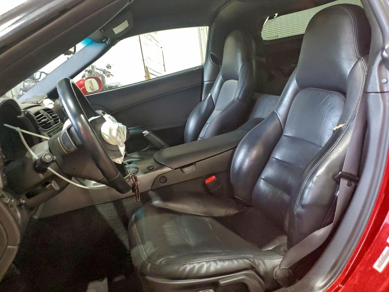 Chevrolet Corvette Image 9